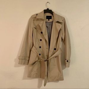 Banana Republic Women’s Trench Coat | Medium 🧥